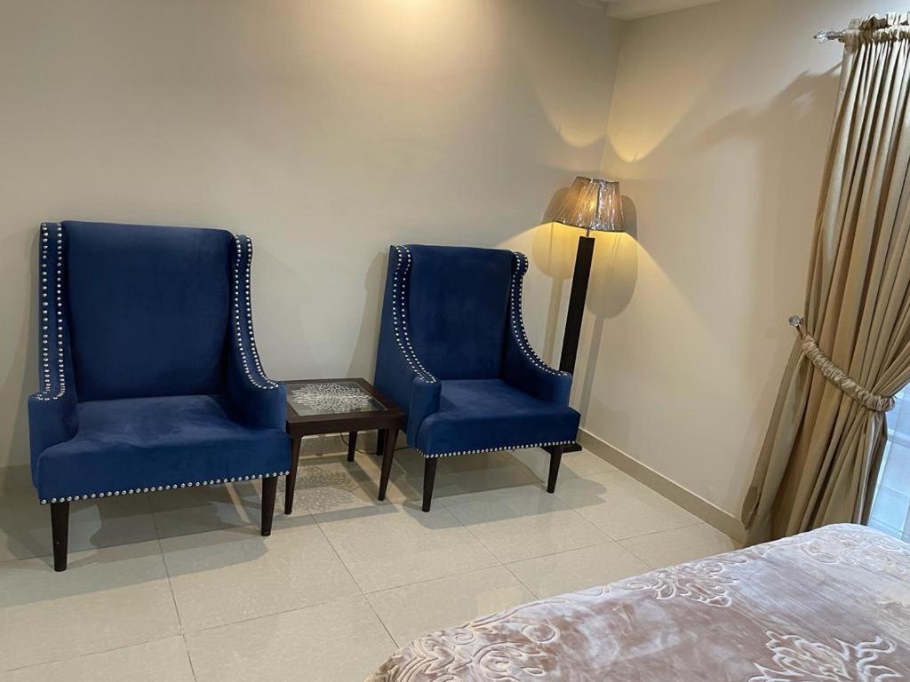 Marine Tower Apartment Равалпинди Екстериор снимка
